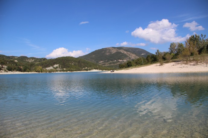 Then we visited Lago di Fiastra. Absolutely dead but still beautiful with crystal clear water.